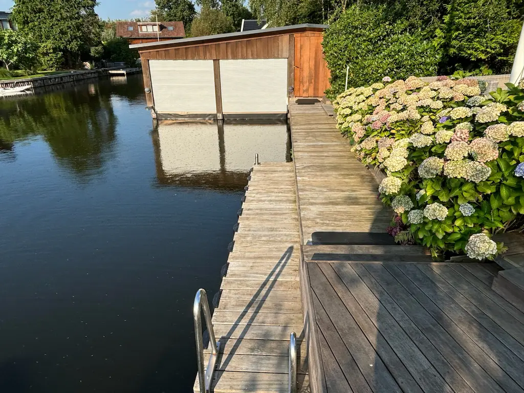 Waterbouw Noord: Vlonder, terras, schutting, botenhuis, beschoeiing laten bouwen Paterswoldsemeer Zuidlaardermeer