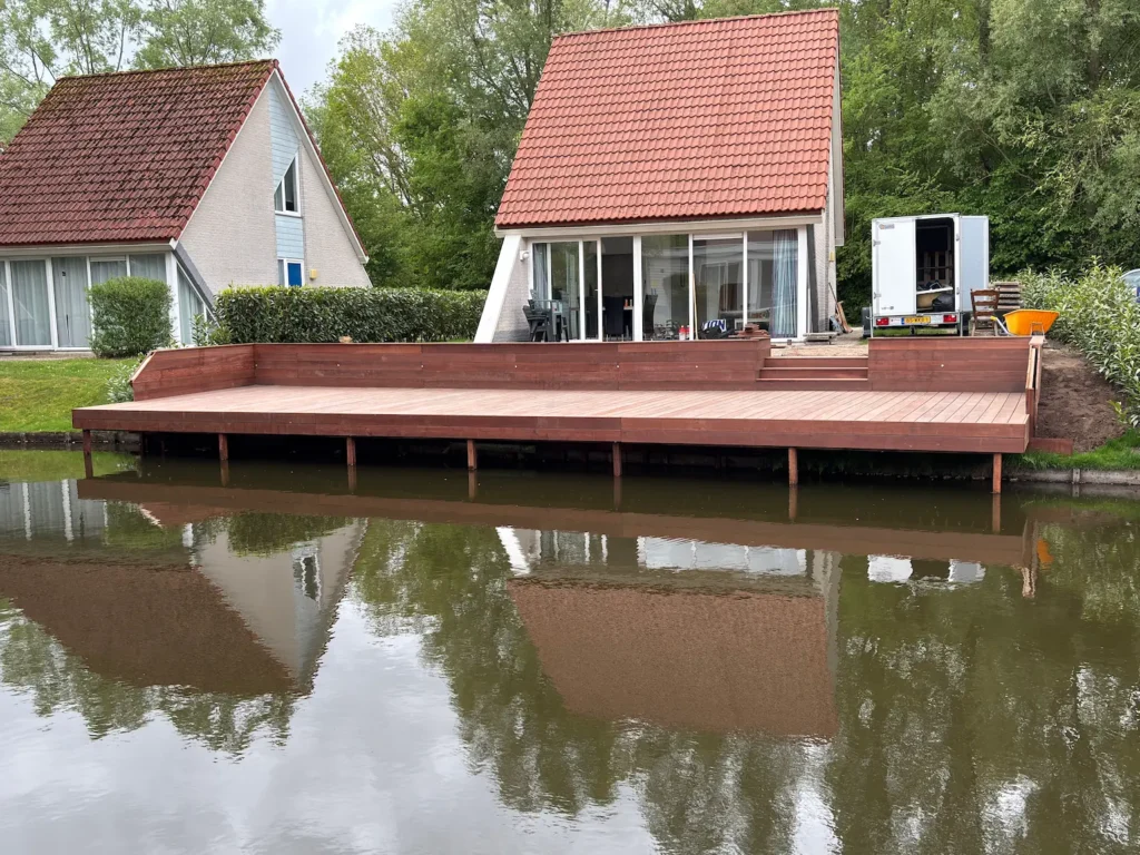 Waterbouw Noord: Vlonder, terras, schutting, botenhuis, beschoeiing laten bouwen Paterswoldsemeer Zuidlaardermeer